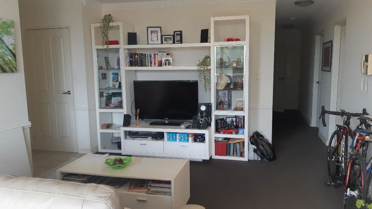 Unfurnished room in a flatshare