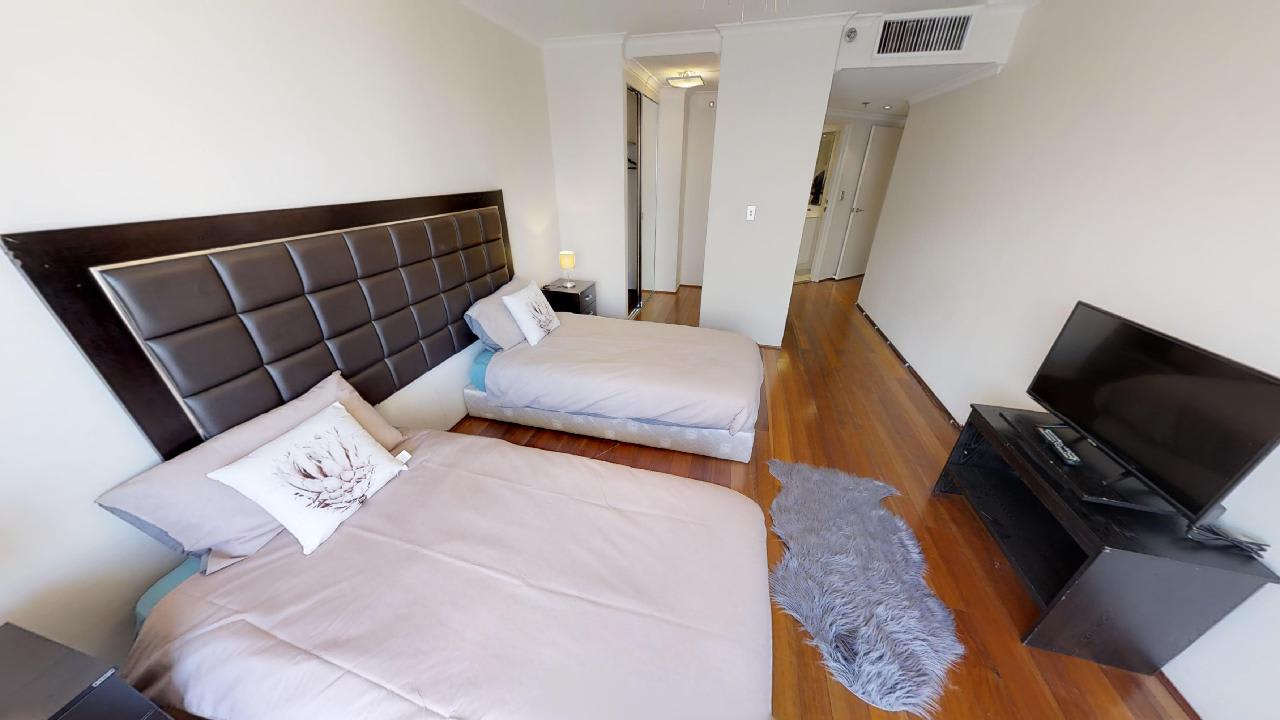 Furnished room with ensuite in a flatshare