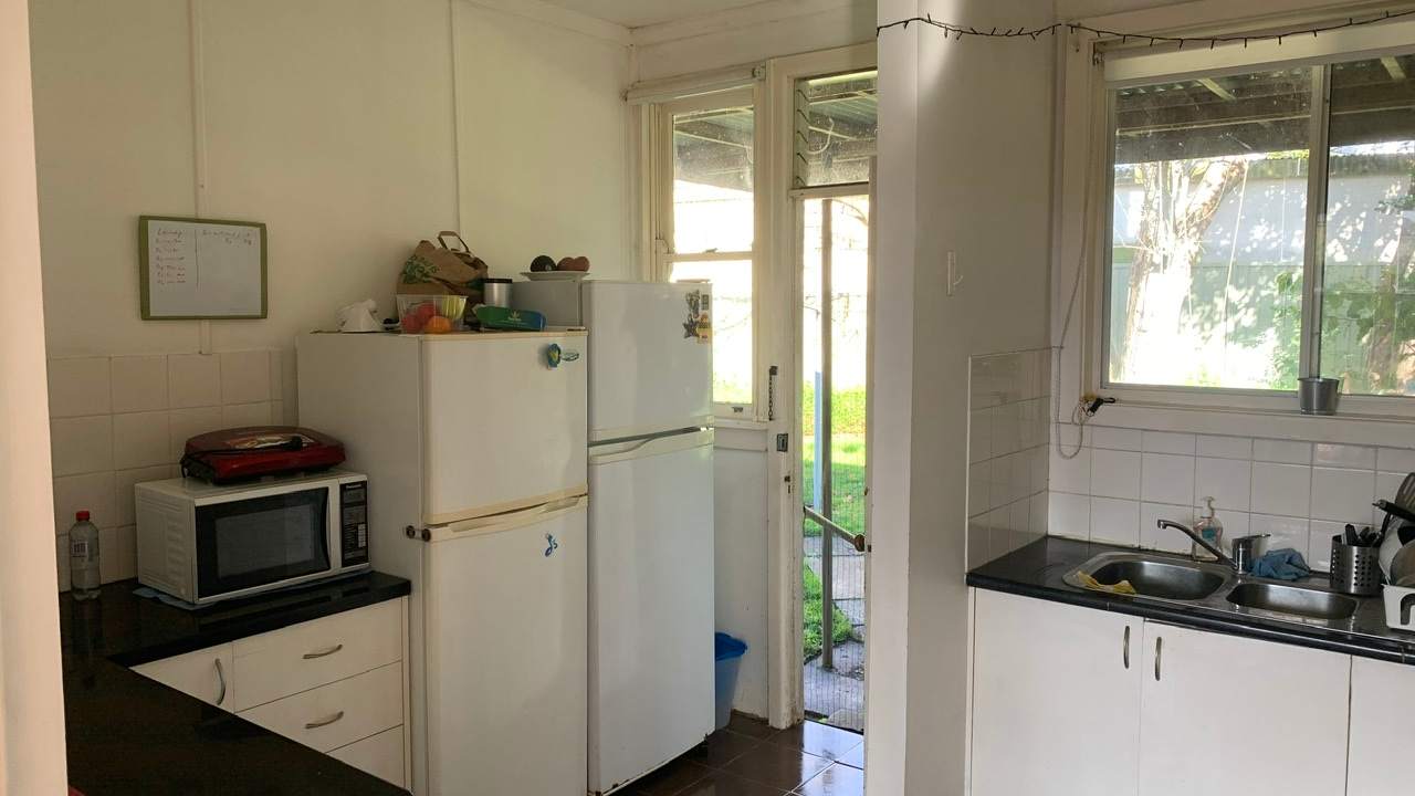 Room in a share house