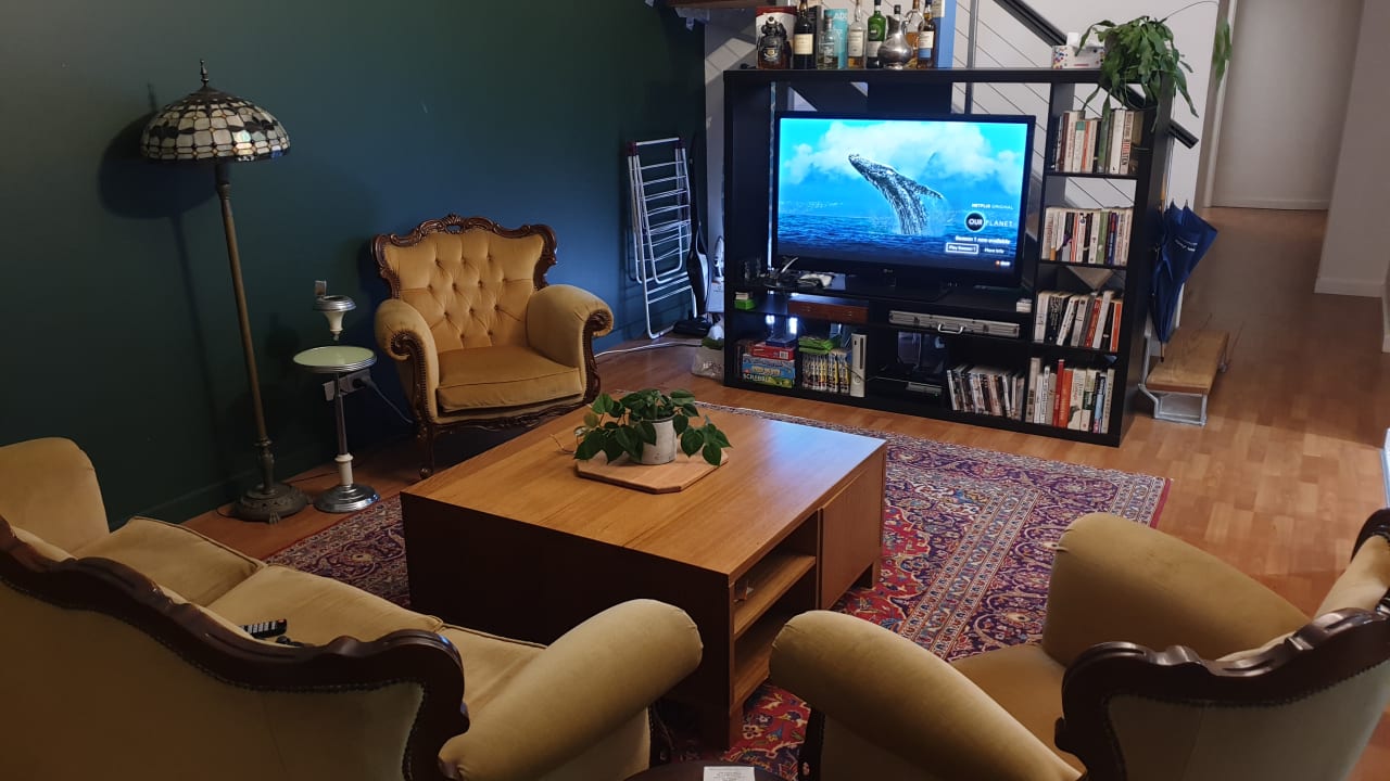 Furnished room in a flatshare