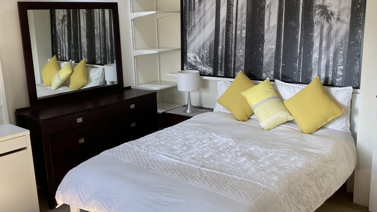Furnished room in a share house