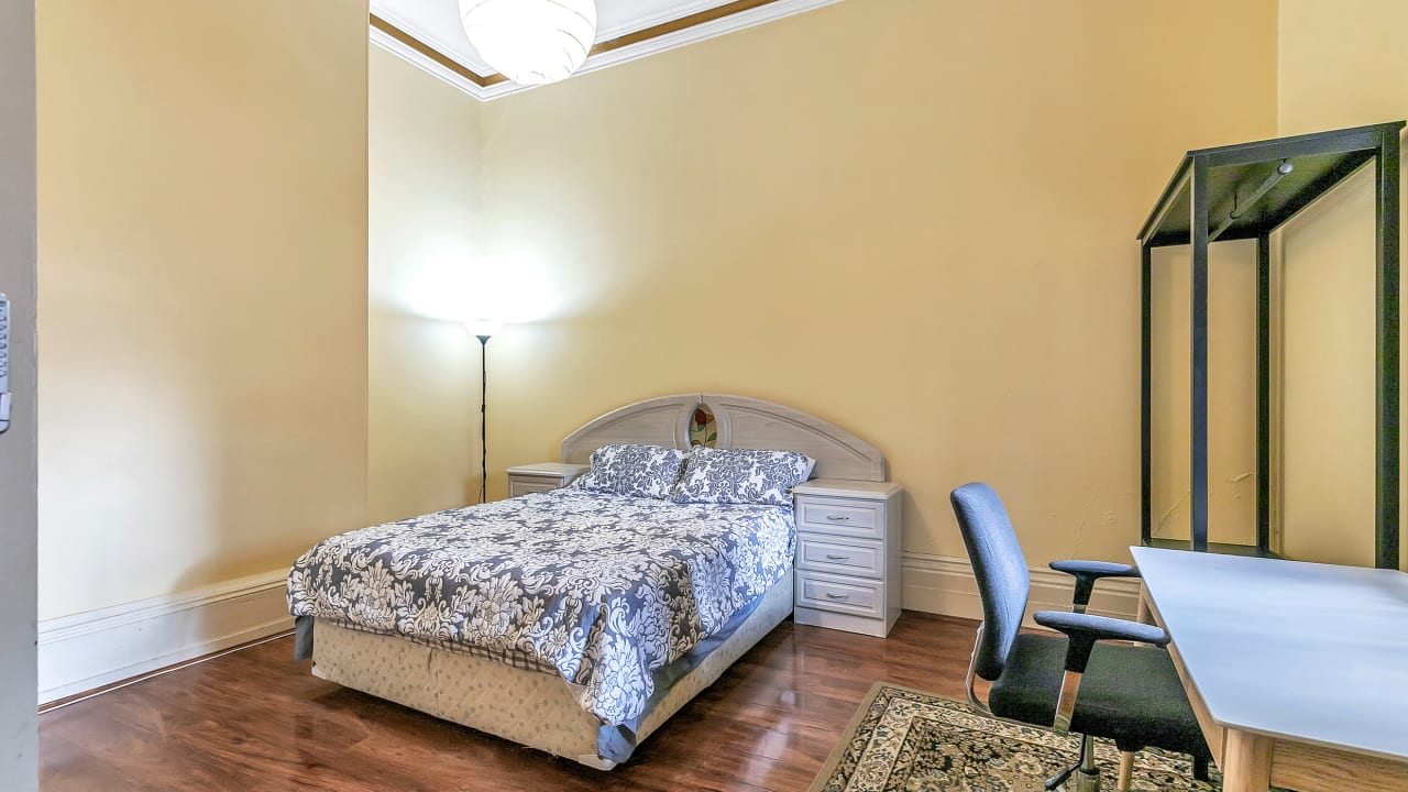 Furnished room in a share house
