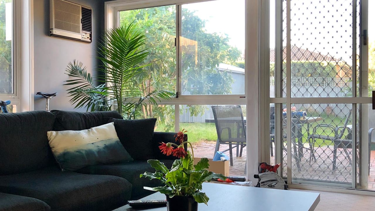 Room in a share house