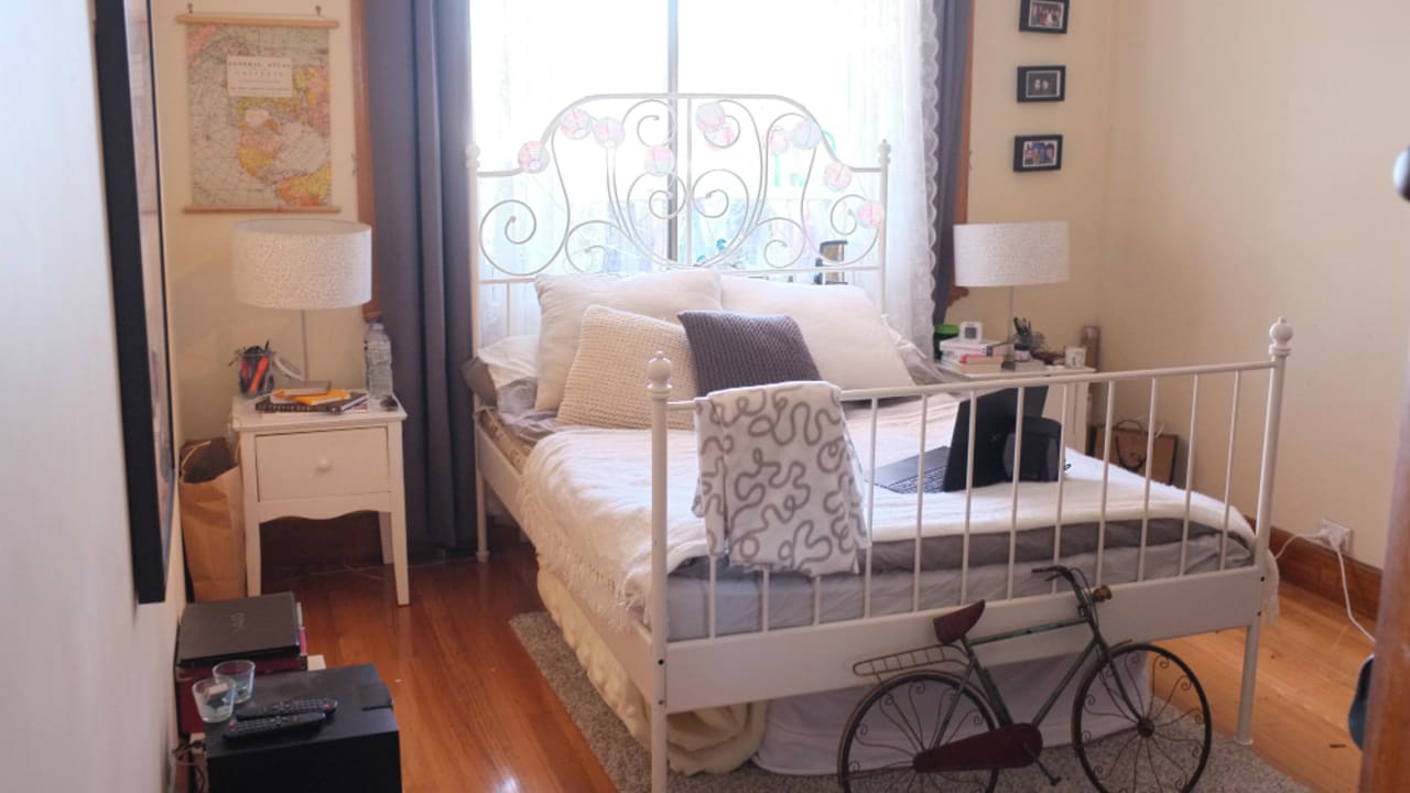 Furnished room in a share house