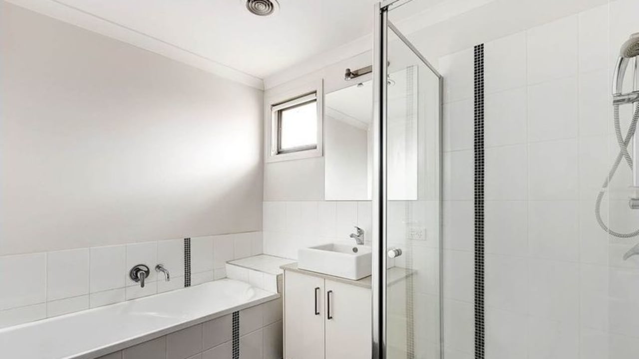 Room in a share house