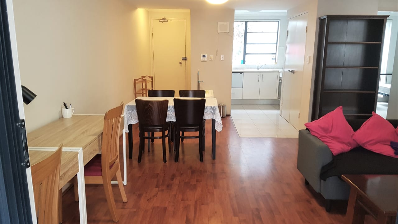 Furnished room in a flatshare