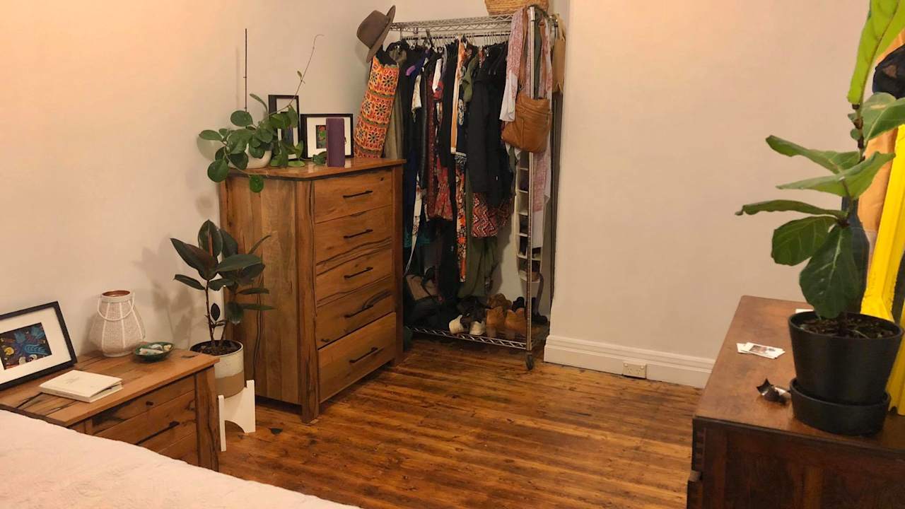 Unfurnished room in a share house