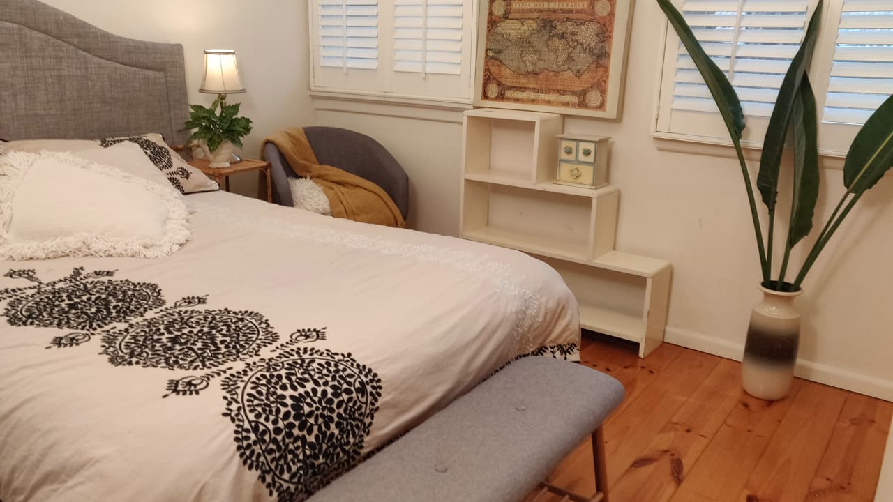Furnished room in a share house
