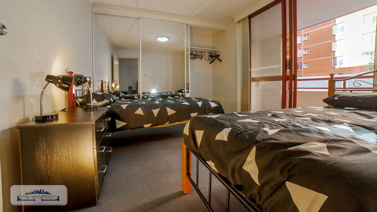 Furnished room in a flatshare
