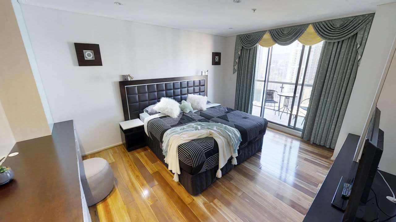 Furnished room with ensuite in a flatshare