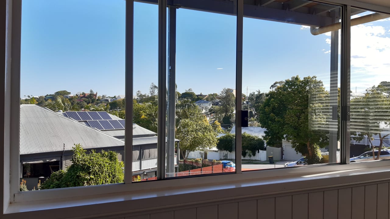 Unfurnished room studio flat for rent