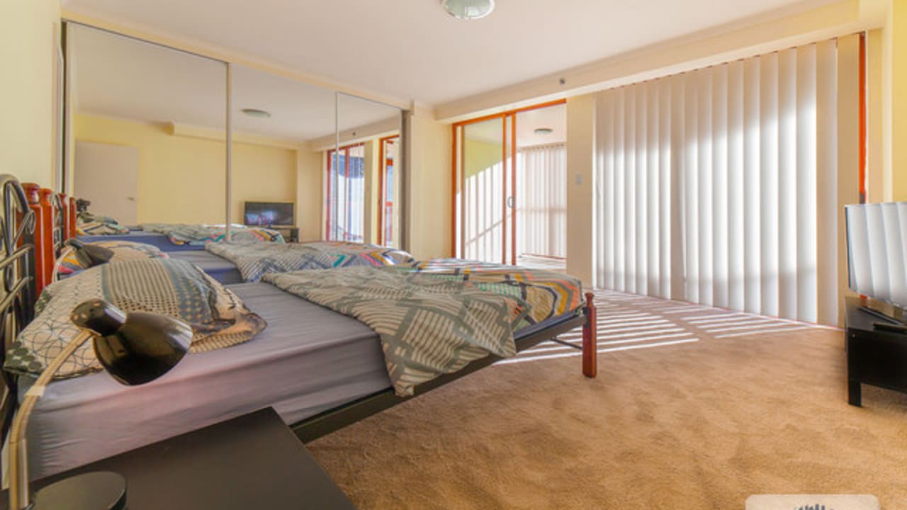 Furnished room with ensuite in a flatshare