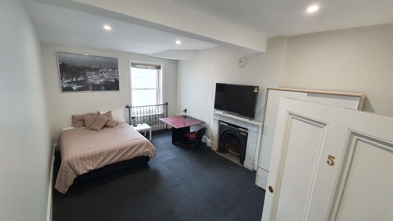 Furnished room in a share house