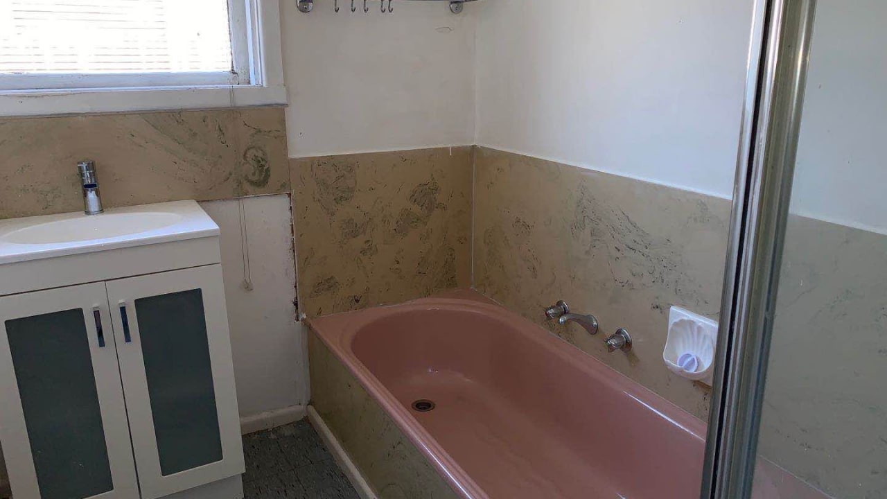 Room in a share house