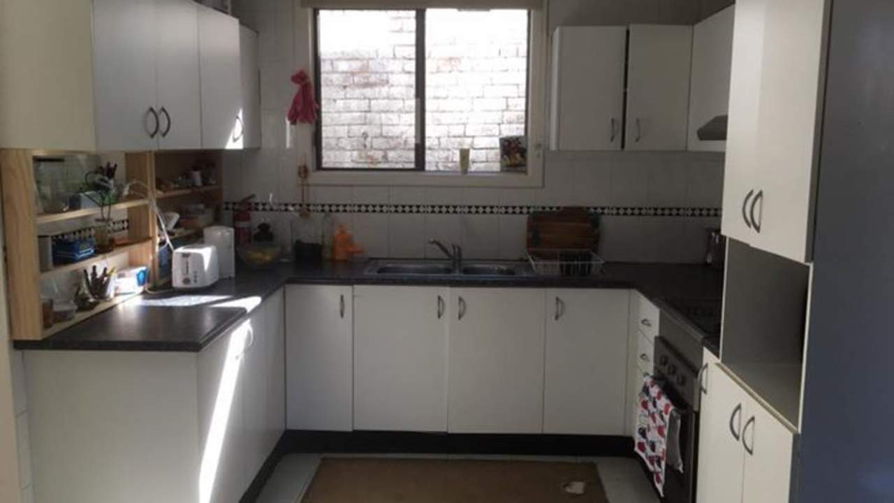 Room in a share house