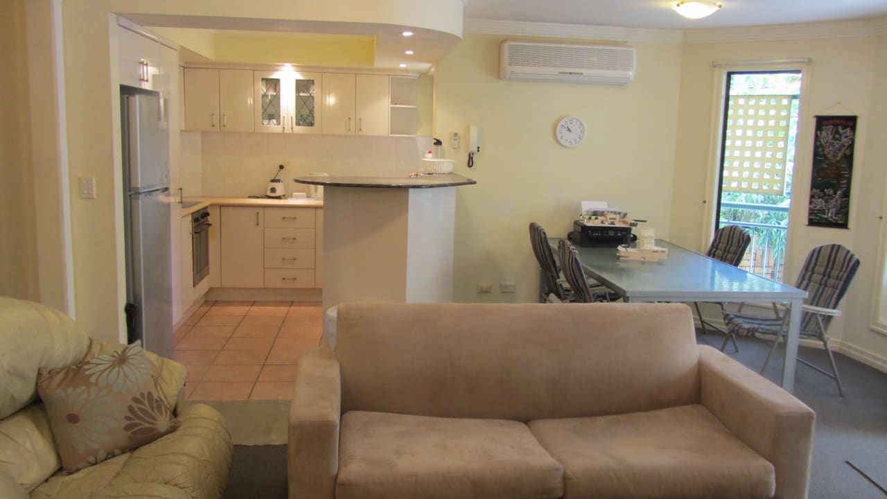 Furnished room in a flatshare