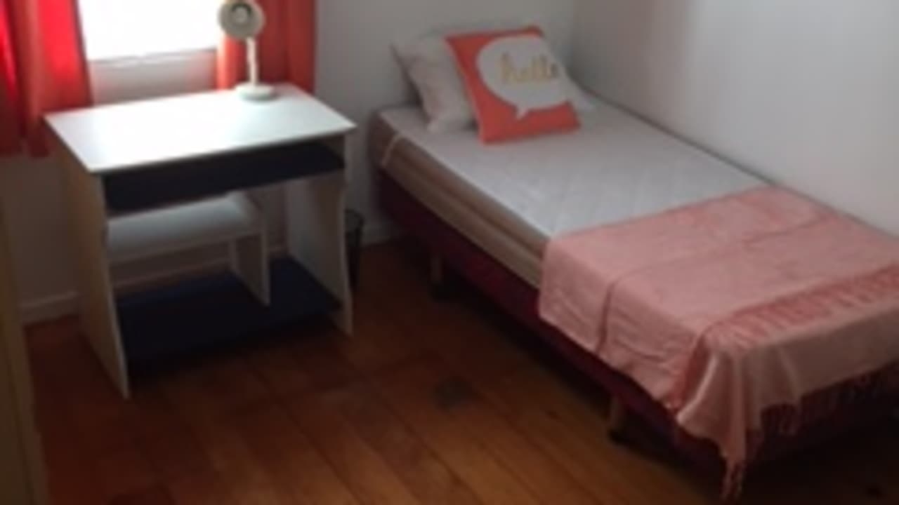 Furnished room in a share house