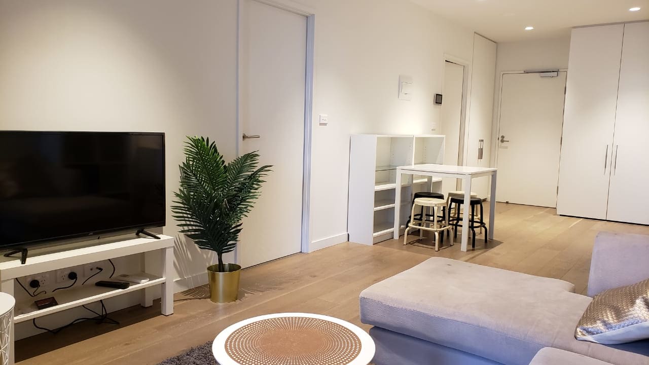 Furnished room with own bathroom