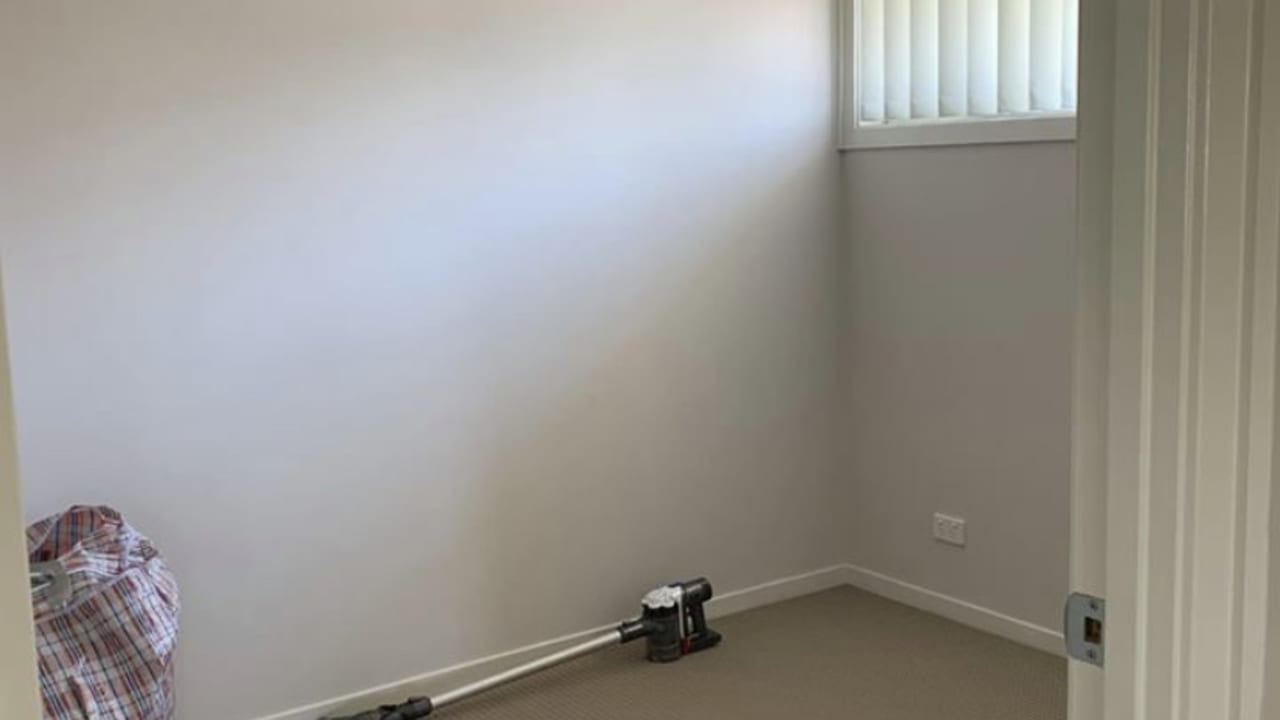Unfurnished room in a flatshare