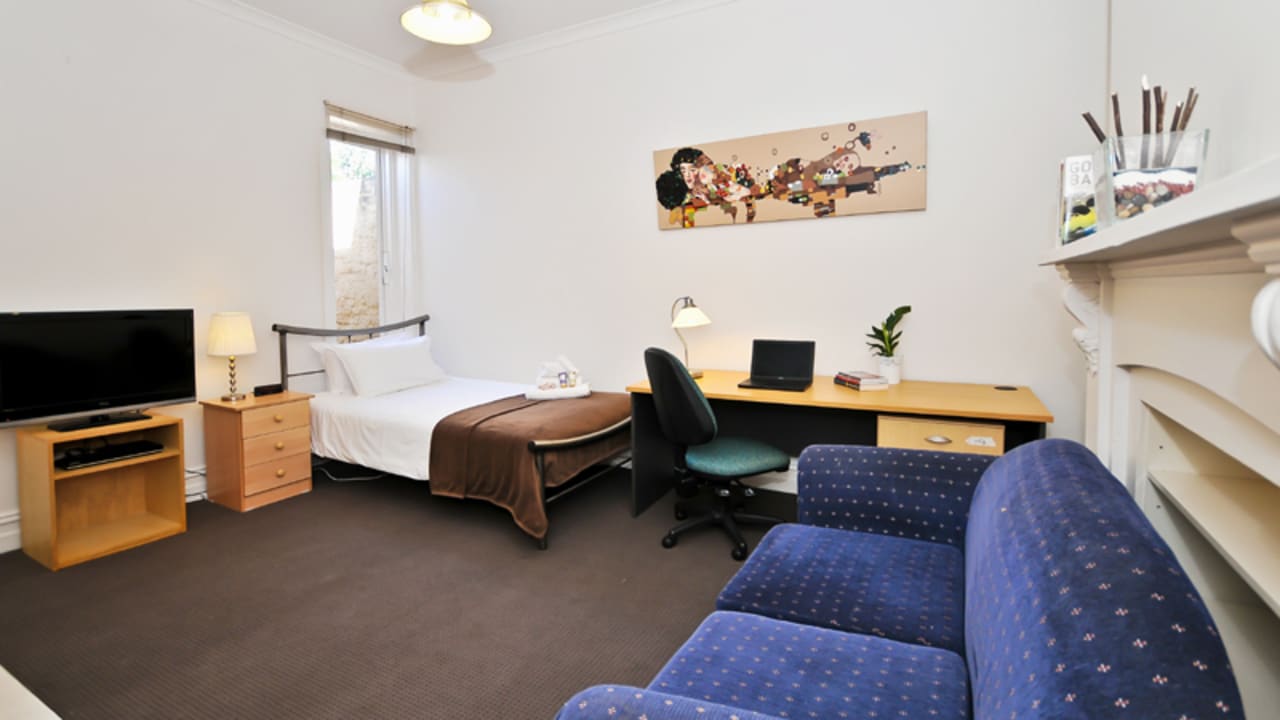 Furnished room in a share house