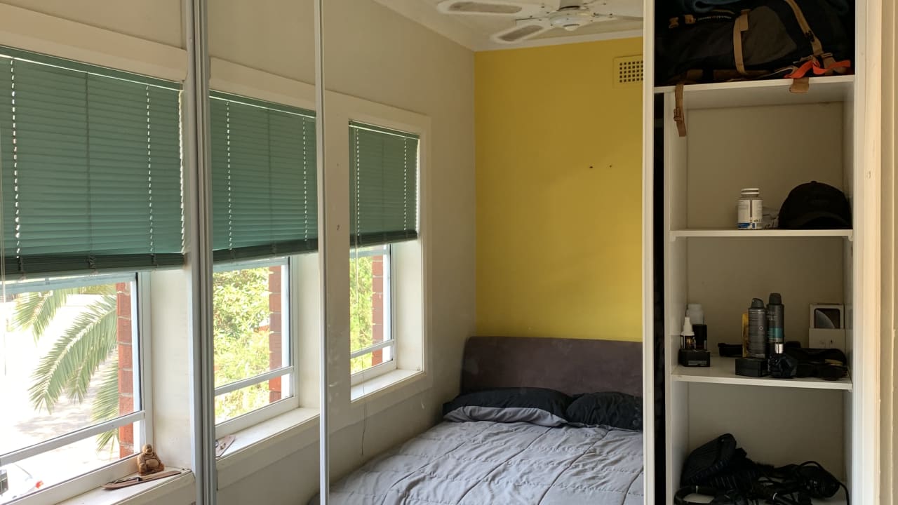 Furnished room in a flatshare