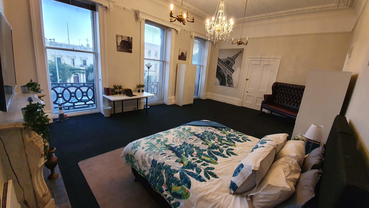 Furnished room in a share house