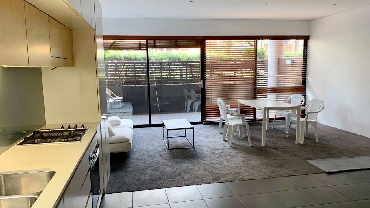 Furnished room in a flatshare