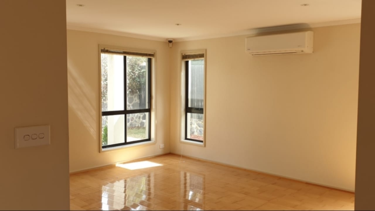 Room in a share house