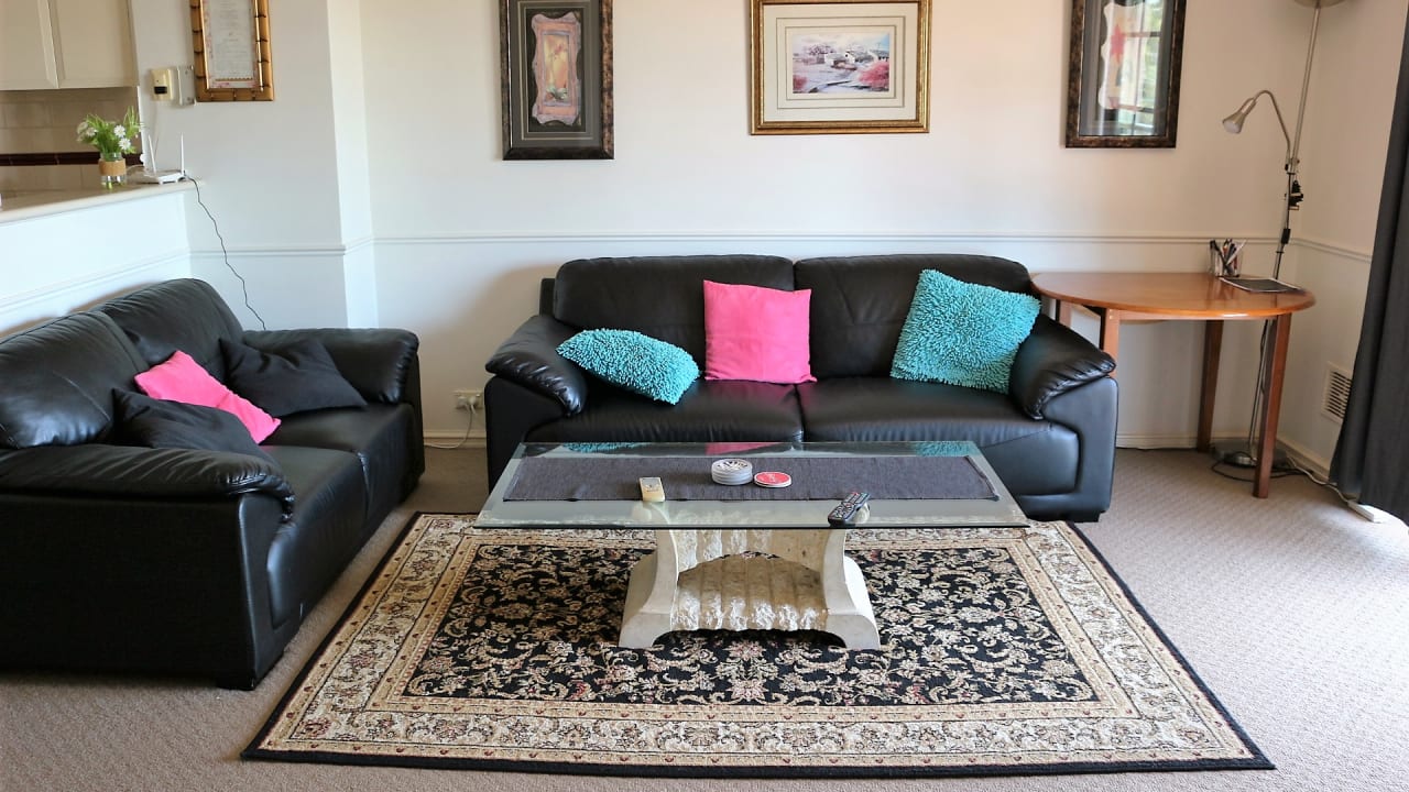Furnished room with ensuite in a flatshare