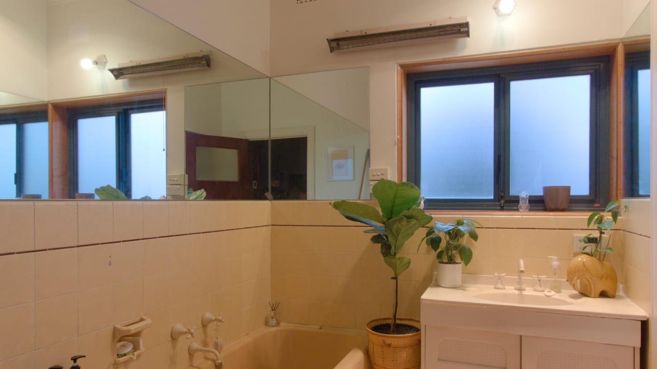 Furnished room in a share house