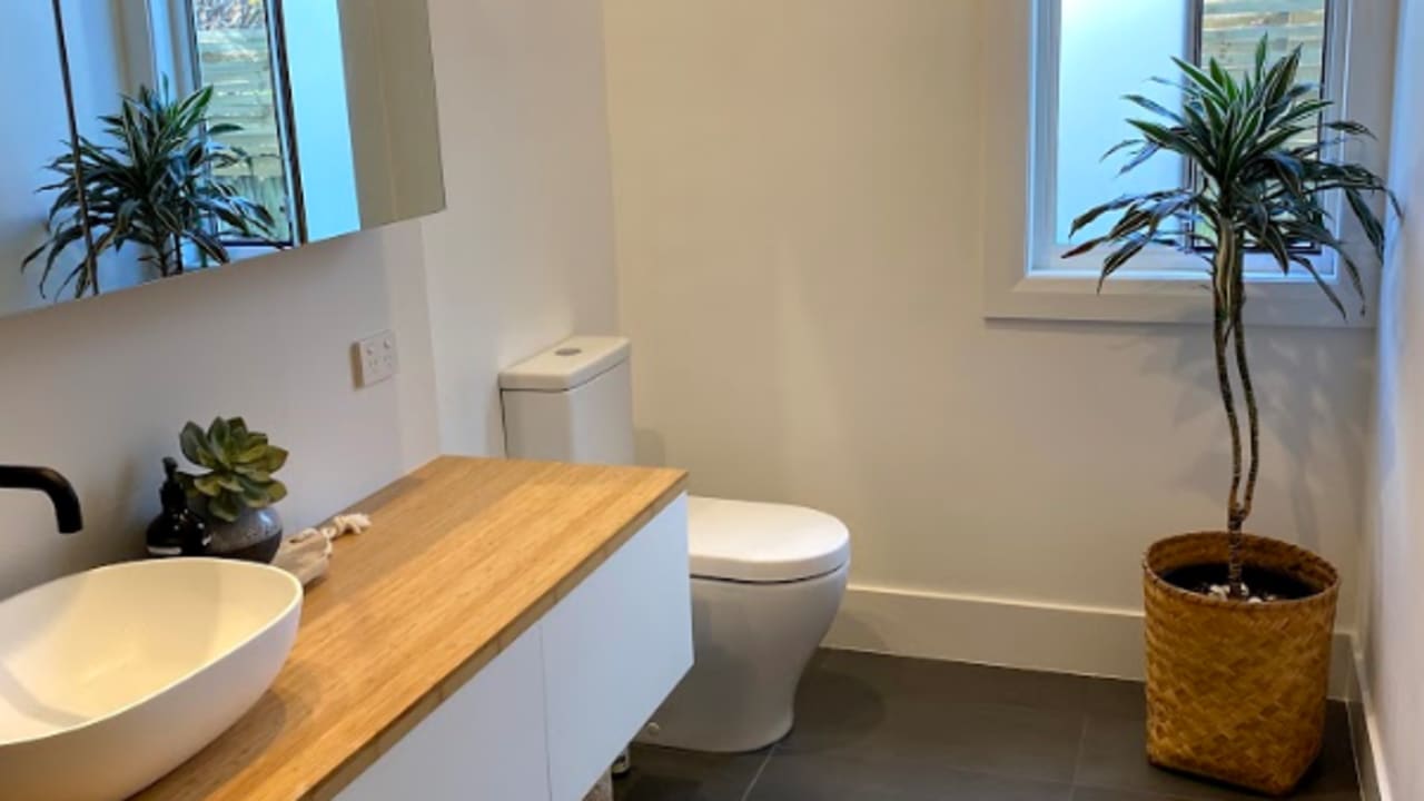 Unfurnished room granny flat for rent