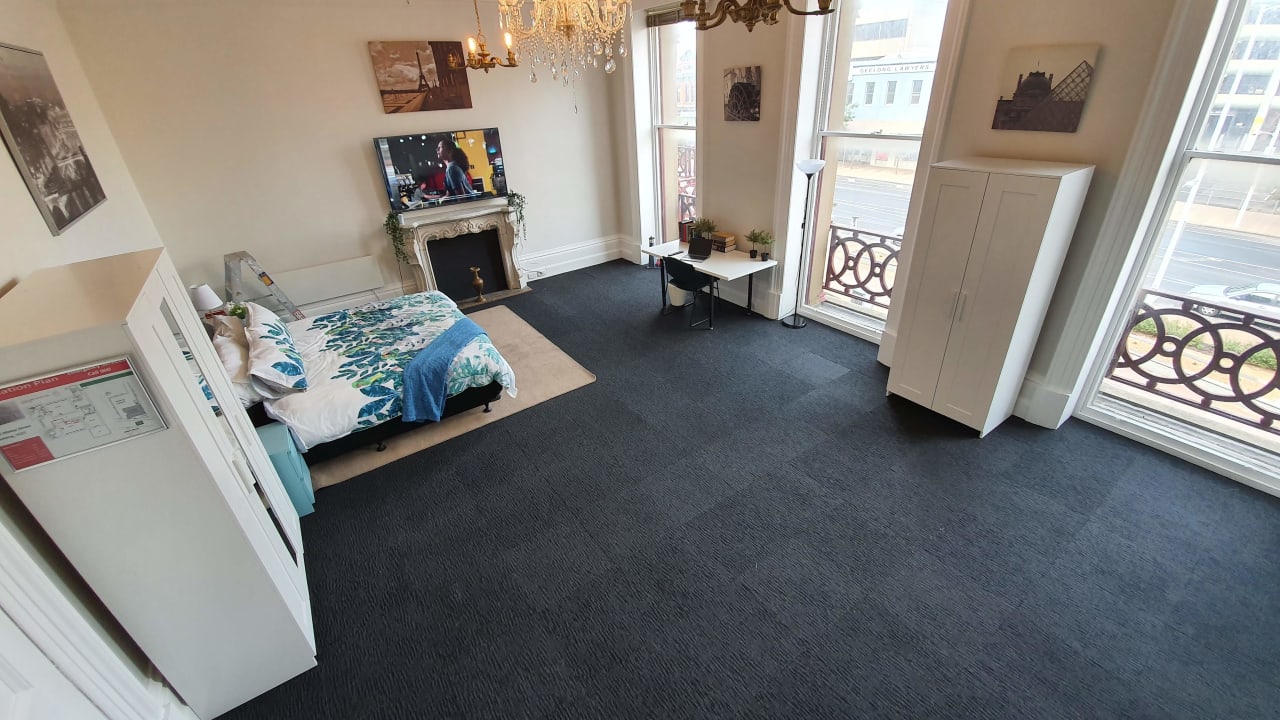 Furnished room in a share house