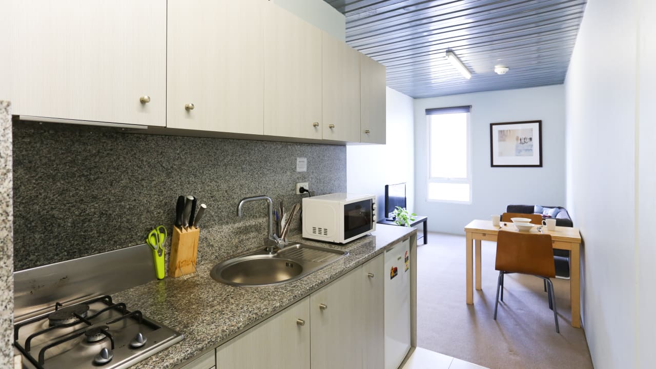 Furnished room in a flatshare