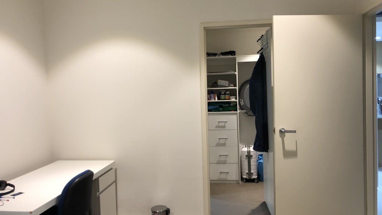 Furnished room with ensuite in a flatshare
