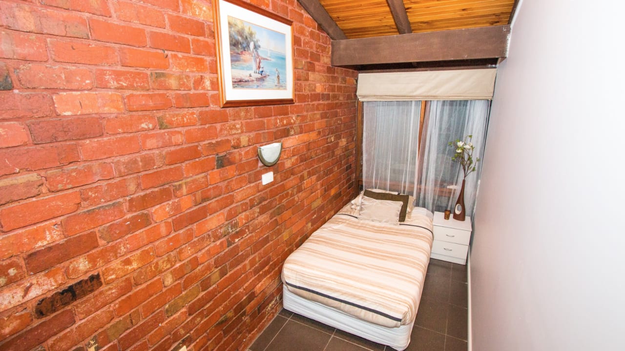 Whole property with 6 rooms for rent