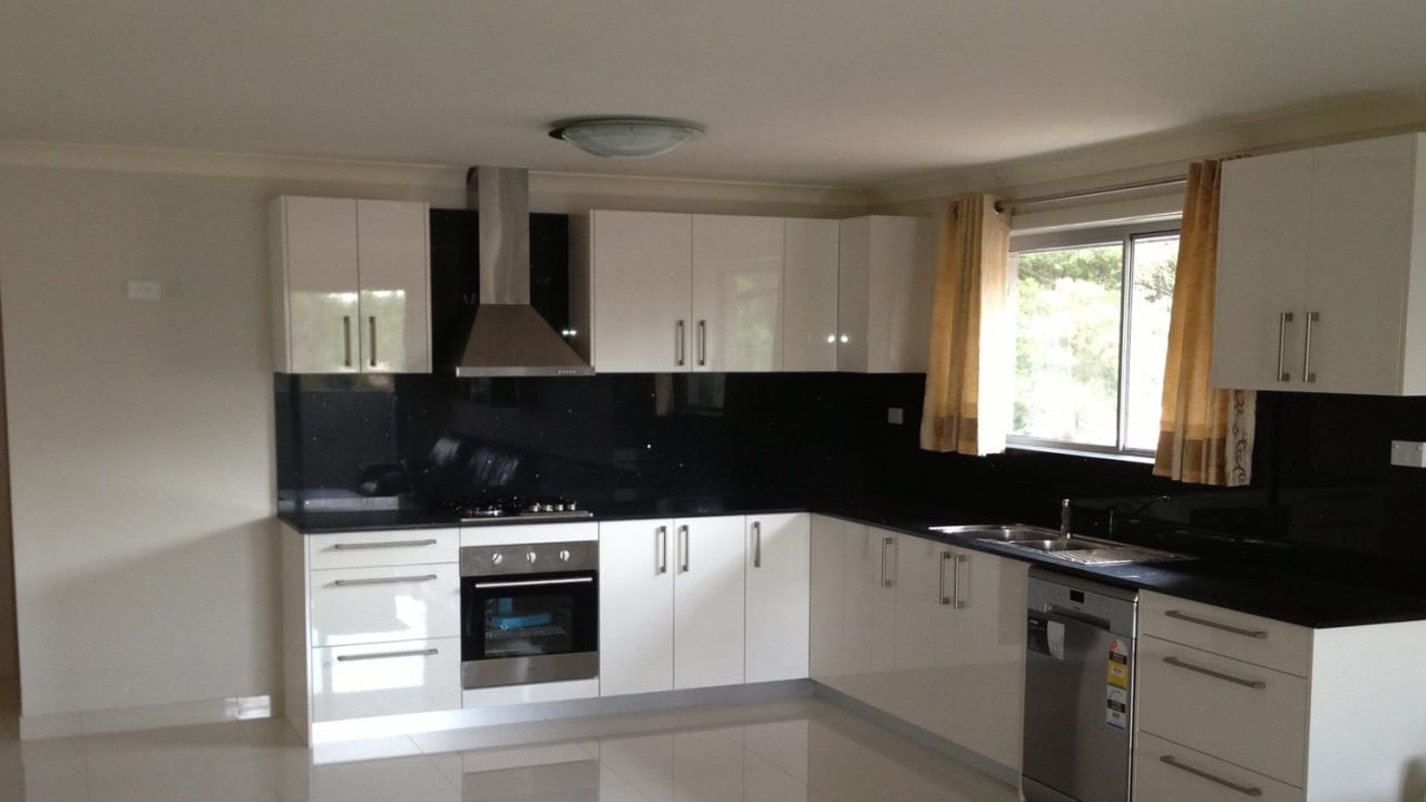 Furnished room with ensuite in a flatshare