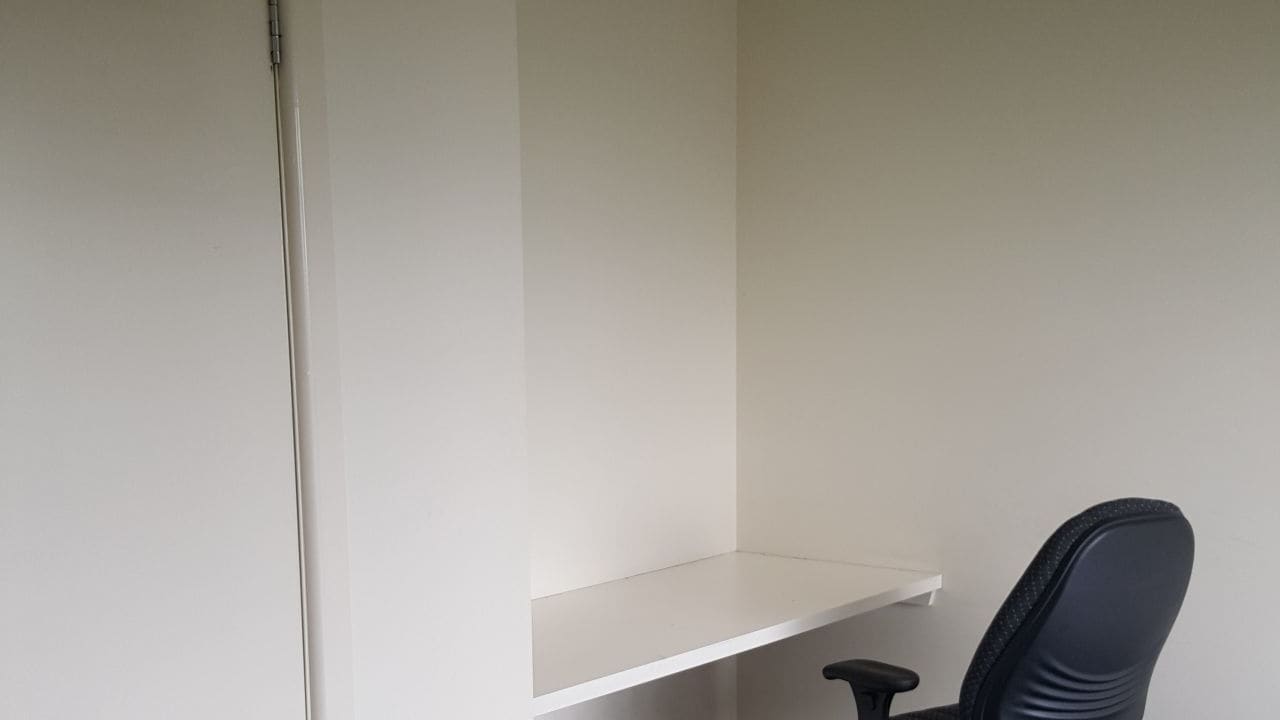 Furnished room in a flatshare
