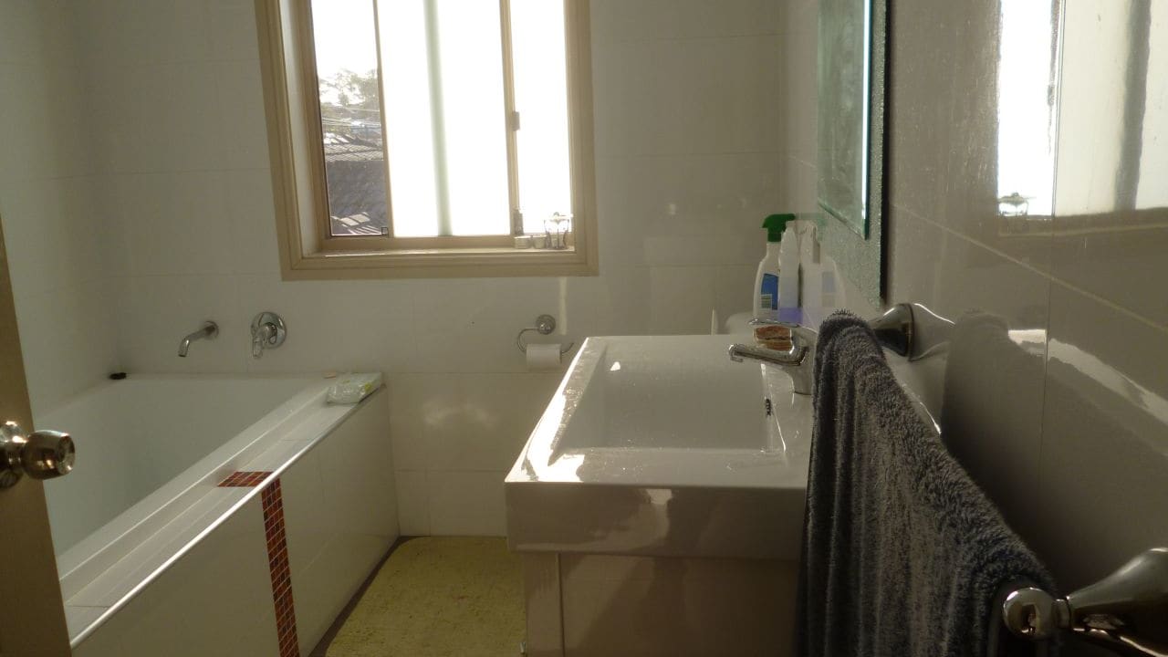 Room in a share house