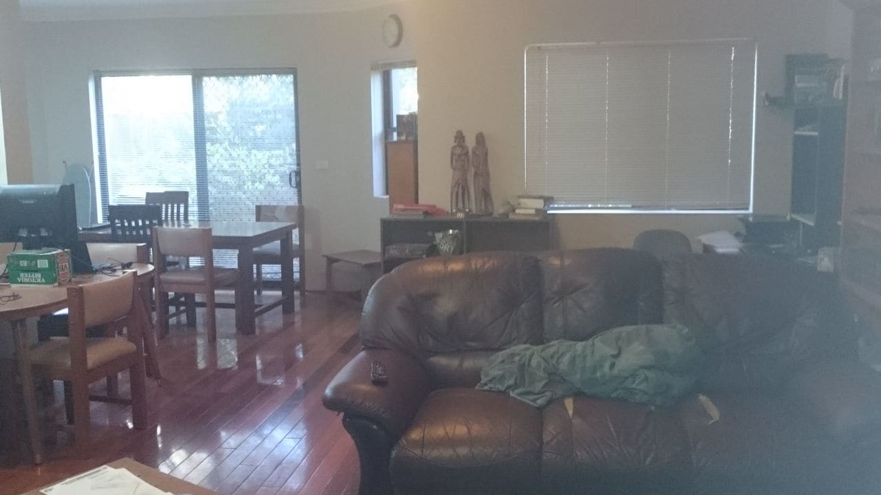 Room in a share house