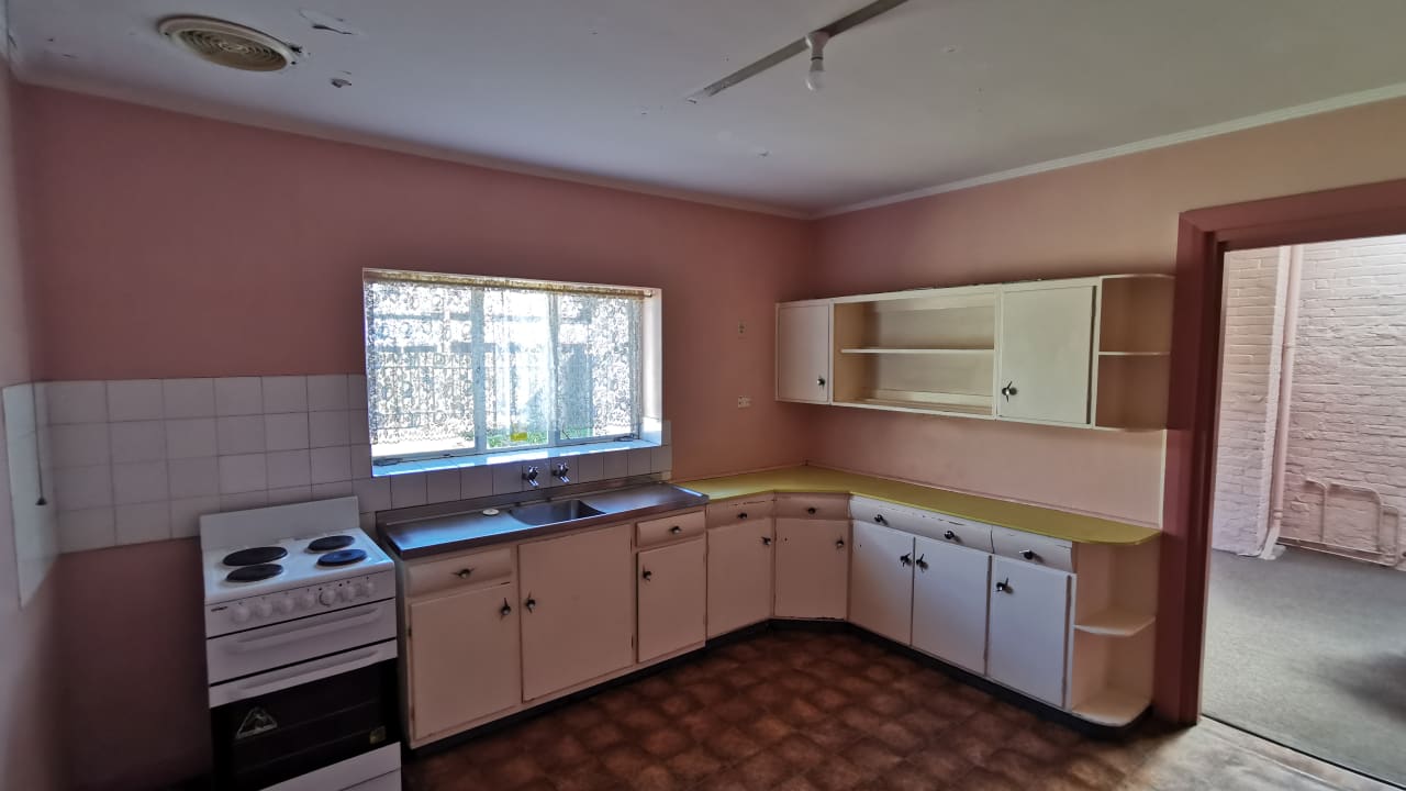 Room in a share house