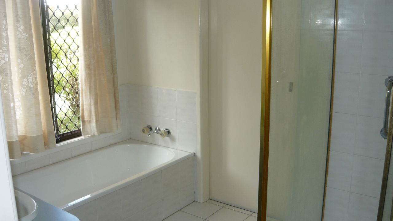 Room in a share house