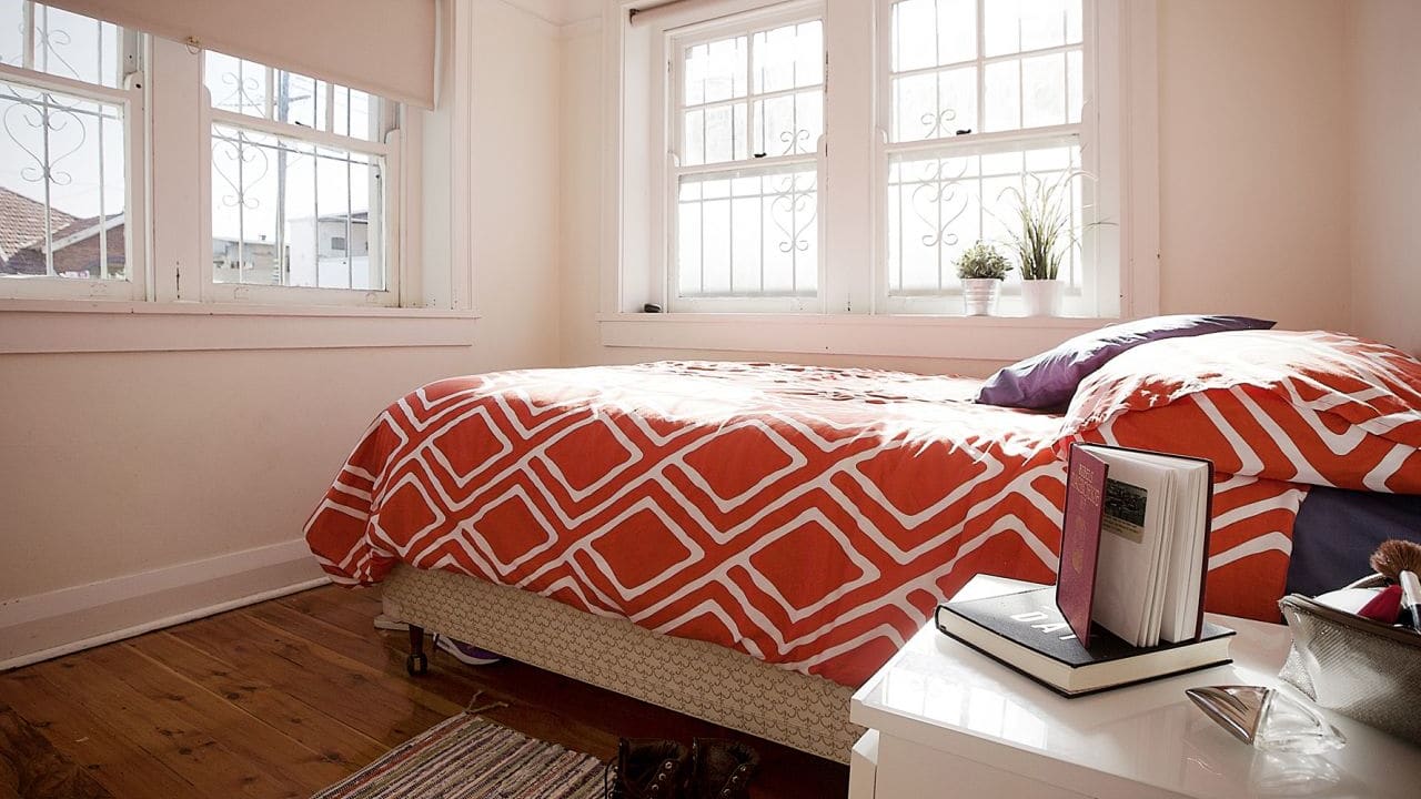 Furnished room in a flatshare