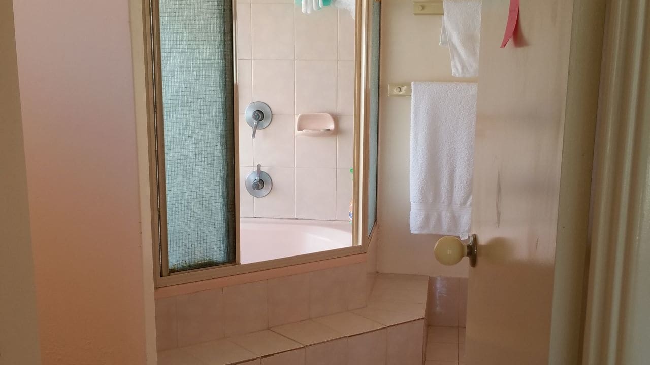 Furnished room in a share house