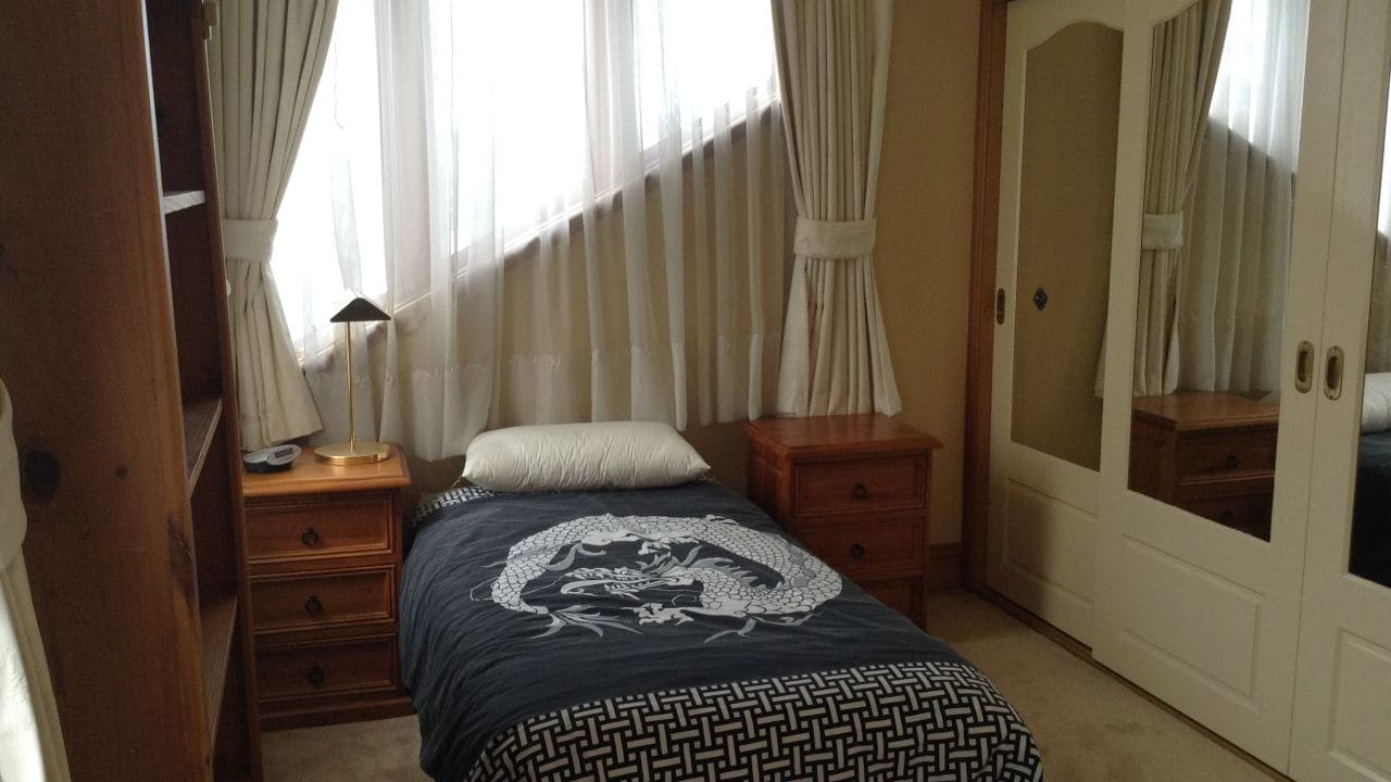Furnished room in a share house
