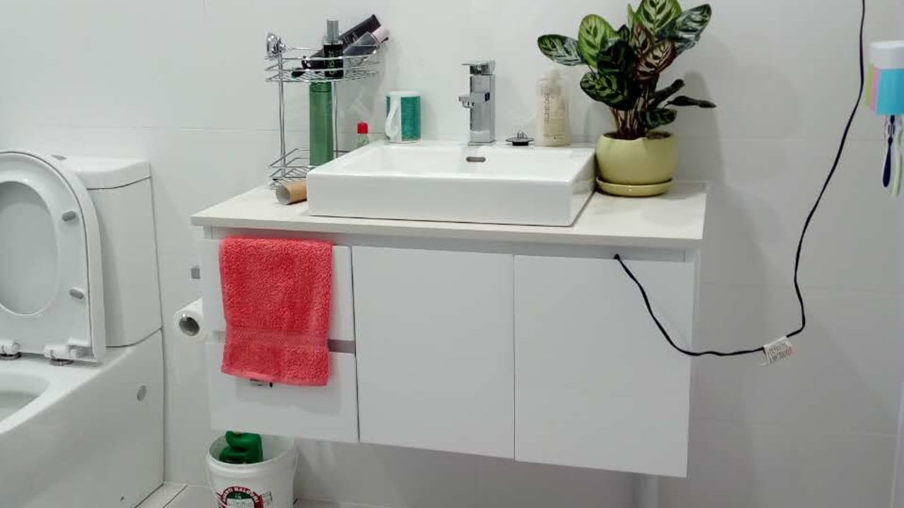 Furnished room in a flatshare