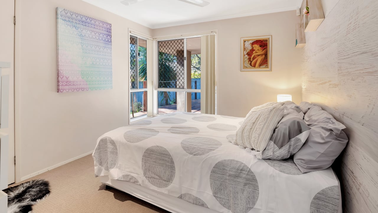 Furnished room with own bathroom