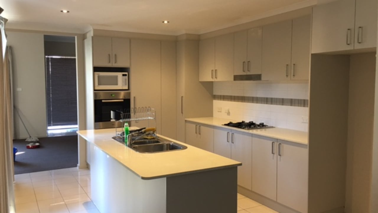 Unfurnished room in a share house
