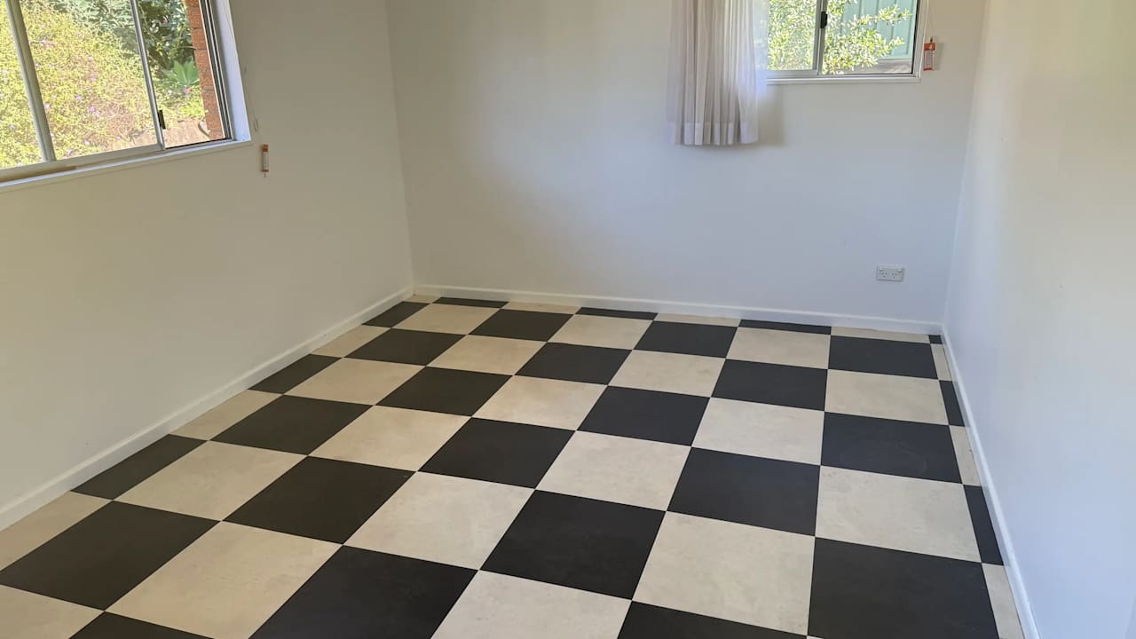 Unfurnished room in a share house