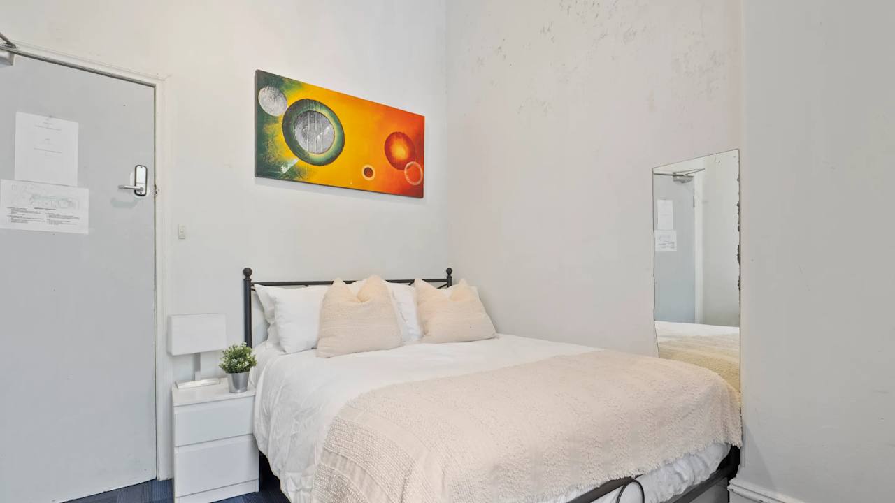 Furnished room in a share house