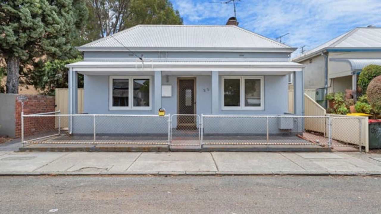 Whole property with 2 rooms for rent